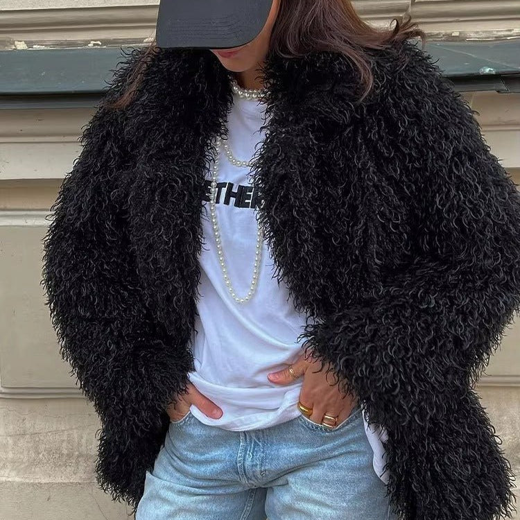 SOKYND Lyndie Short Faux Fur Coat in Black