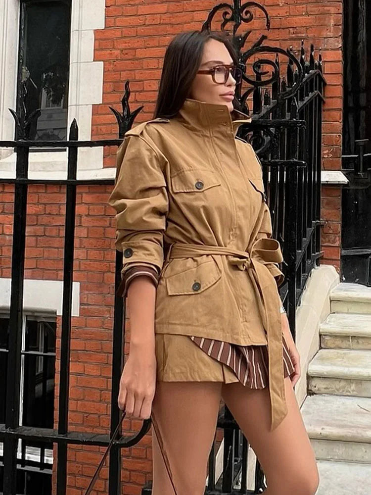 Completo giacca con collo alto e cintura + skort Kate
