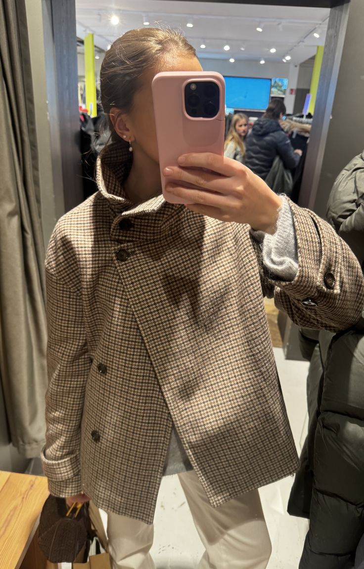 Amy Funnel Neck Houndstooth Short Jacket