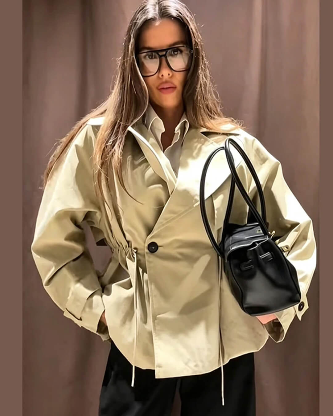 Maria Trench Coat com Gola Lapela e Cós com Cordão