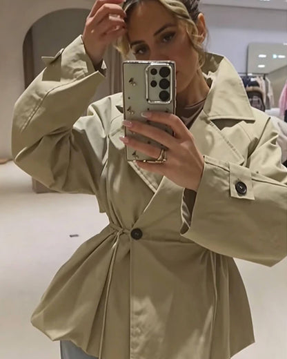 Maria Trench Coat com Gola Lapela e Cós com Cordão