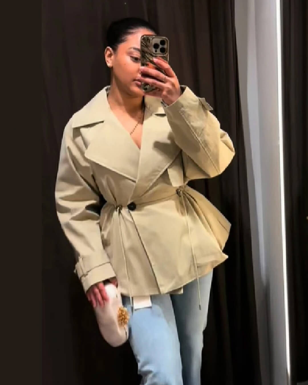 Maria Trench Coat com Gola Lapela e Cós com Cordão