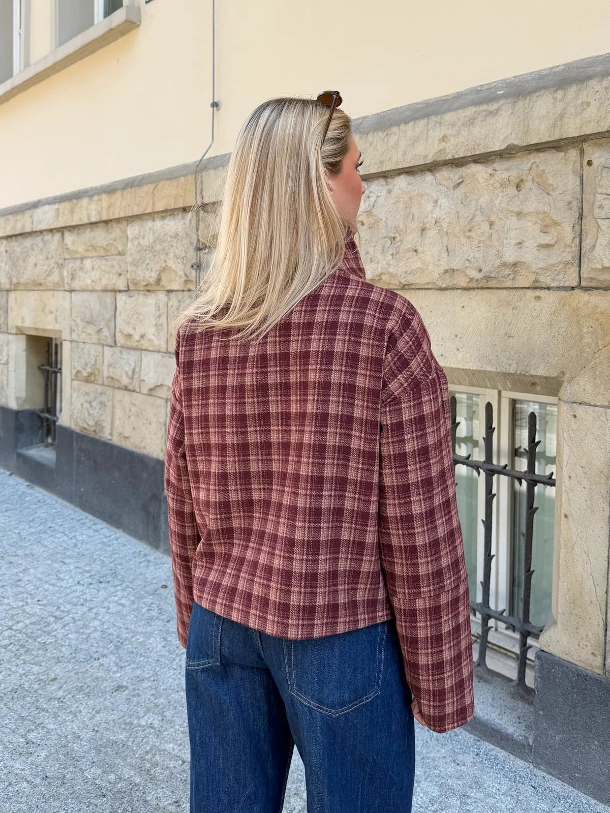 Casaco Jane com Gola Alta e Padrão Xadrez em Mistura de Lã