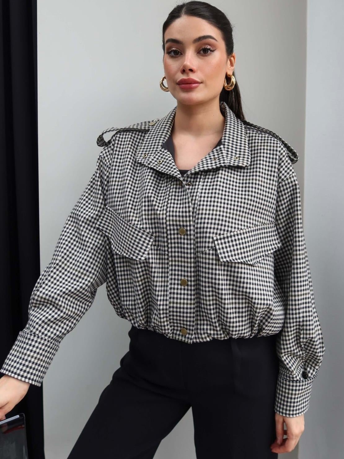 Emma Karo Bomberjacke mit hohem Kragen