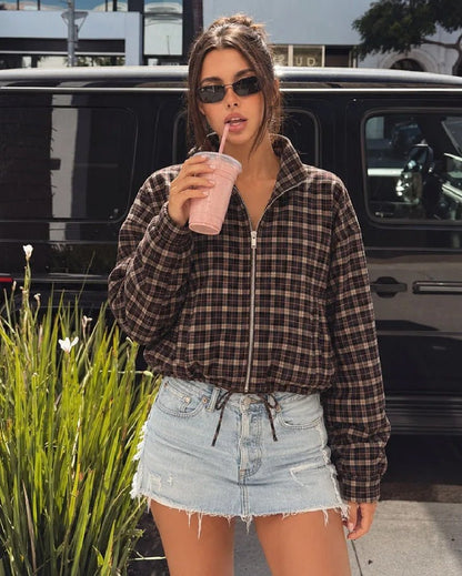 Eva Hochkragen Karierte Reißverschlussjacke