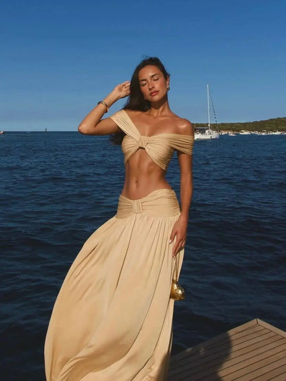 Natalie conjunto de top corto con giro y hombros descubiertos