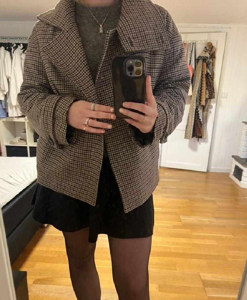 Natalie Houndstooth Buttoned Collar Jacket