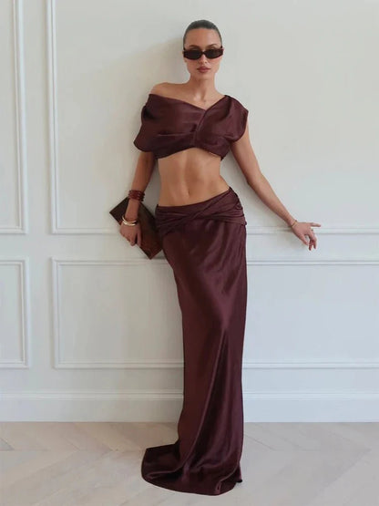 Ensemble Sienna en satin. Top court plissé et jupe