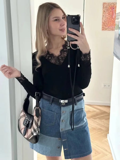 Evelyn Top Casual em Renda com Decote V