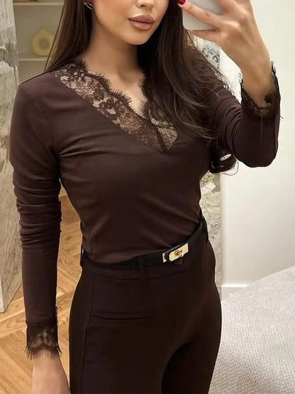 Evelyn Top Casual em Renda com Decote V