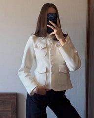 Blazer Angela con cuello alto y bolsillos con solapa