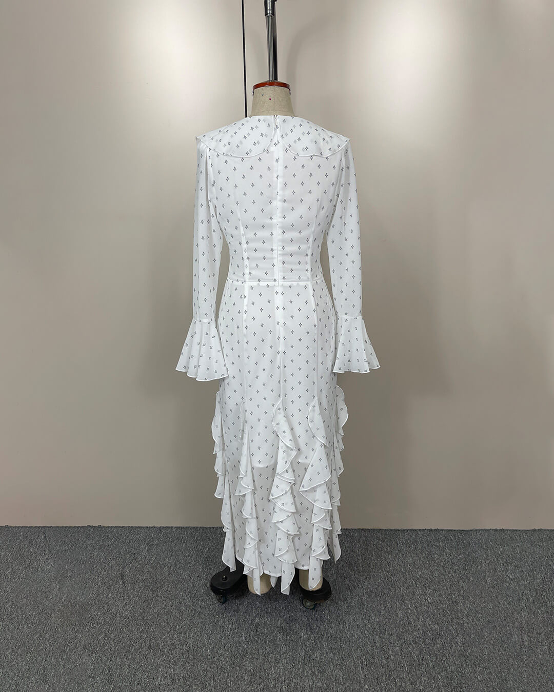 Vestido maxi Gloria com folhos e mangas evasé