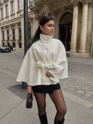 Jocelyn elegante giacca mantella a collo alto con cintura