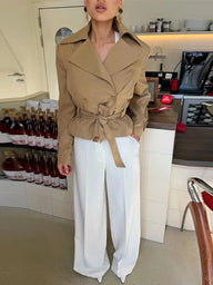 Lola trench corto con cordones
