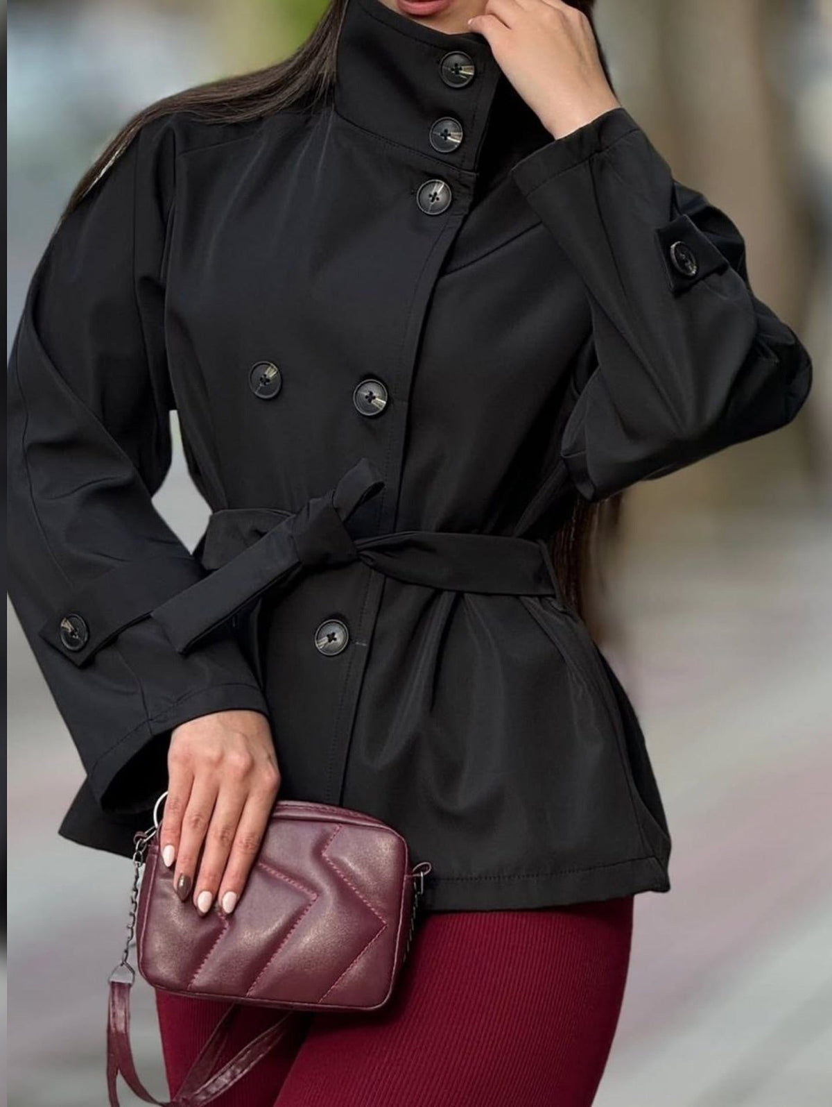Mara cropped trench coat in black | SOKYND