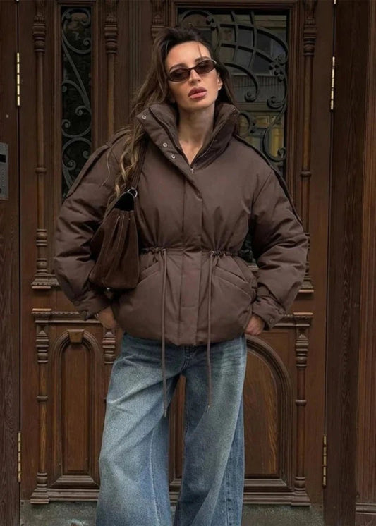 Olivia Casaco Acolchoado Oversized com Cintura de Cordão.