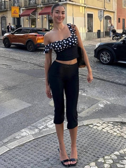 SOKYND Patricia Black Capri Pants BottomsS